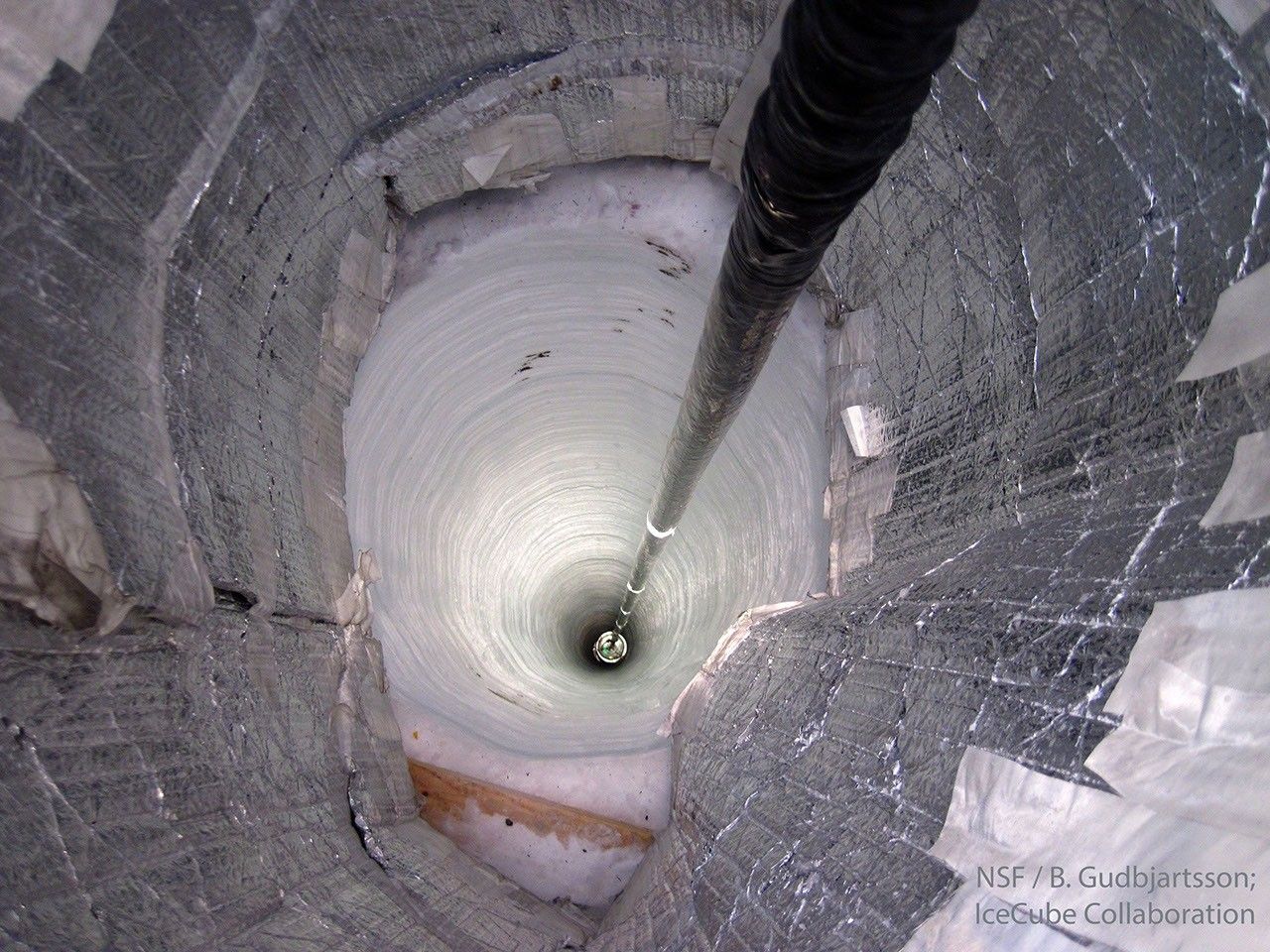Pêche sous la glace aux neutrinos cosmiques