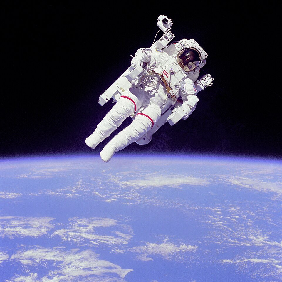 Le jetpack spatial (MMU), Charles E. Whitsett (NASA)